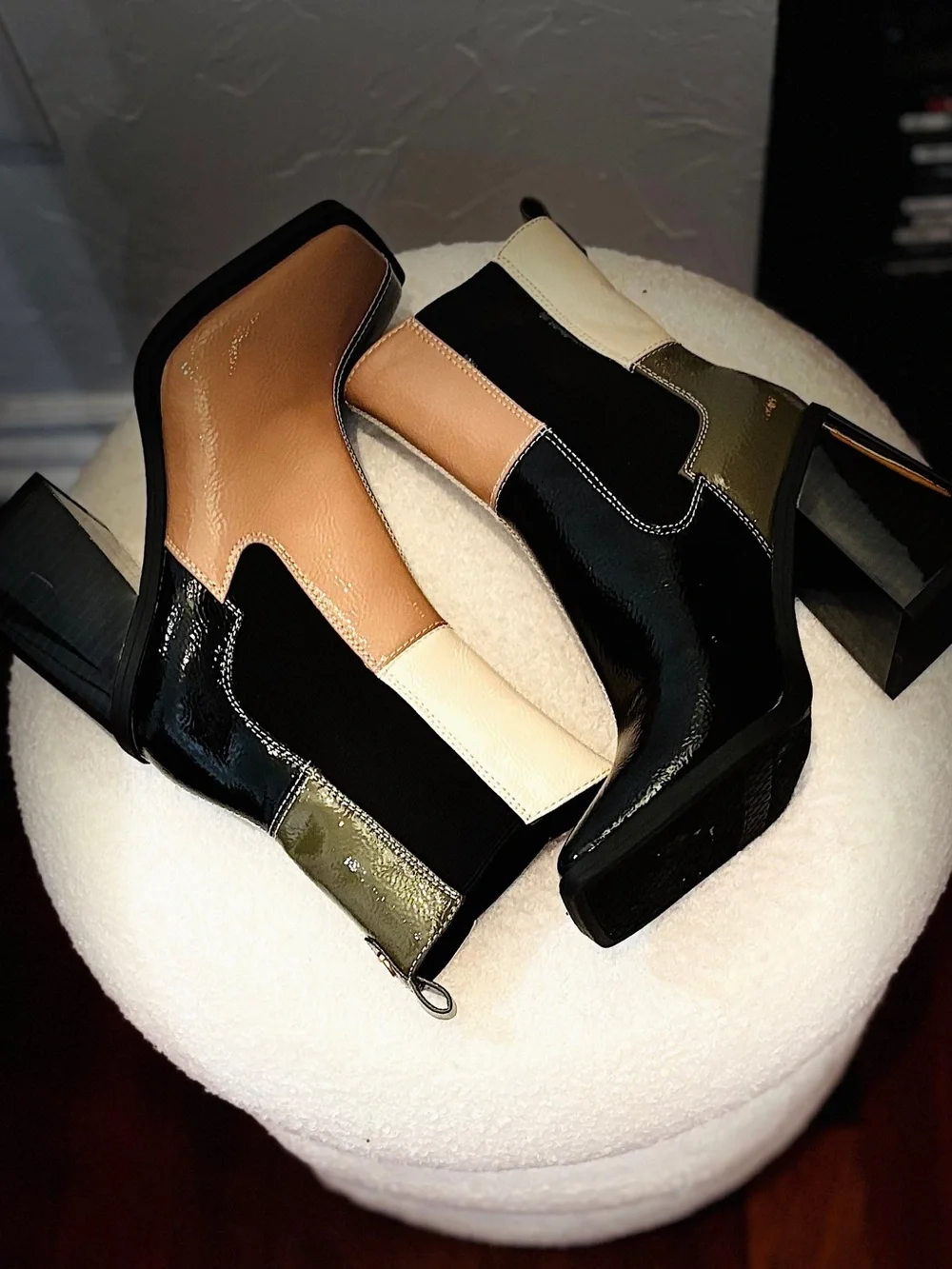 Circus by Sam Edelman Patent Leather Elastic Side Pull On Lauren Booties NWOT